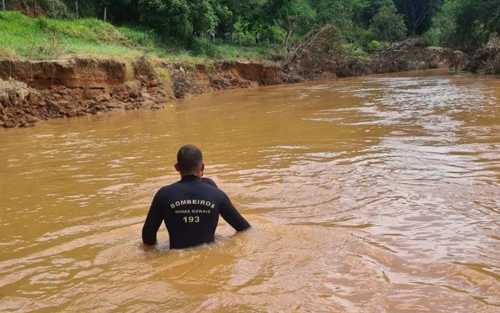 Bombeiros encontram corpo de uma das crianças que se afogou em Guarani