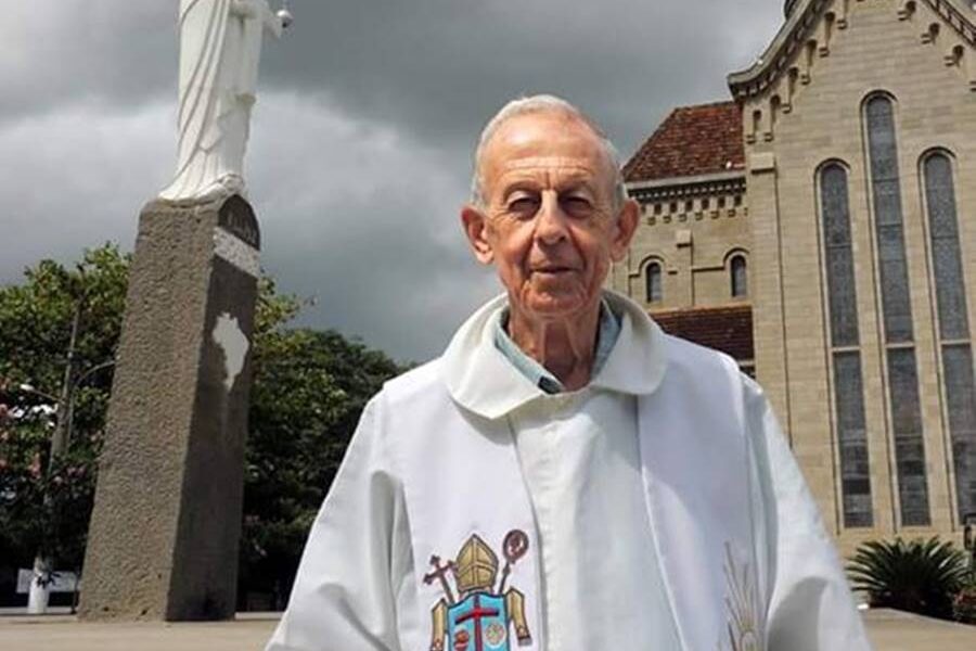 Monsenhor Antônio Chámel morre aos 88 anos em Leopoldina