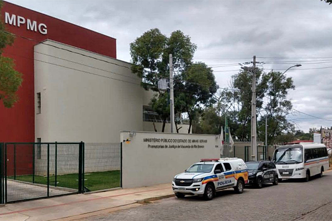 Operação do Gaeco em Leopoldina investiga desvio de recursos da área da saúde