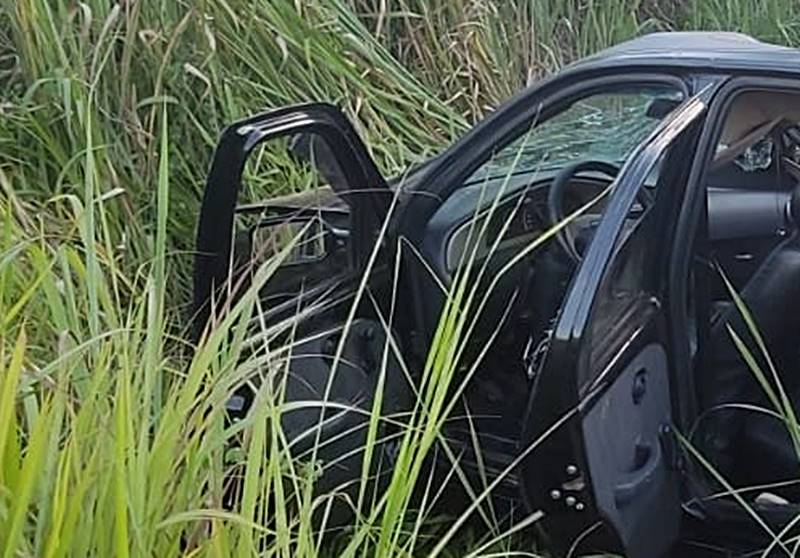 Colisão frontal entre carros deixa um morto e sete feridos em Leopoldina