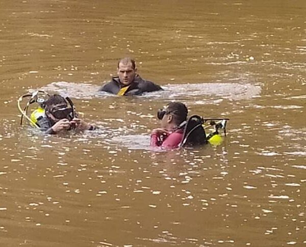 Bombeiros encontram corpo de jovem que se afogou em cachoeira em Mar de Espanha