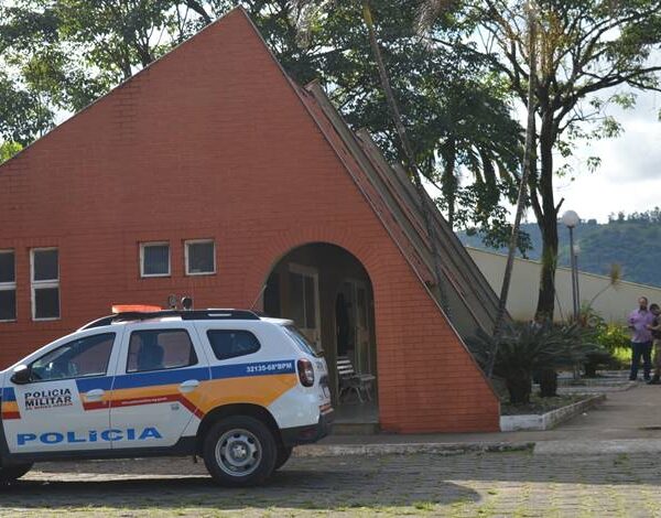 Capela Mortuária em Leopoldina é invadida e danificada