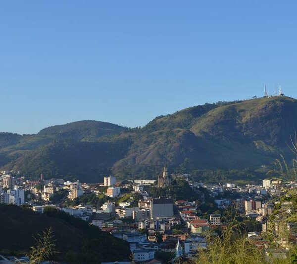 Calor e tempo seco não dão trégua e Inmet amplia alerta para 786 cidades mineiras; veja lista