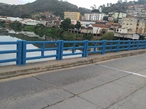 Bombeiros buscam por homem que se afogou no Rio Paraíba do Sul em Além Paraíba