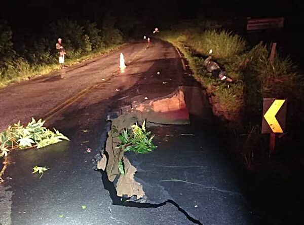 Confira pontos de interdição de rodovias após chuvas na região