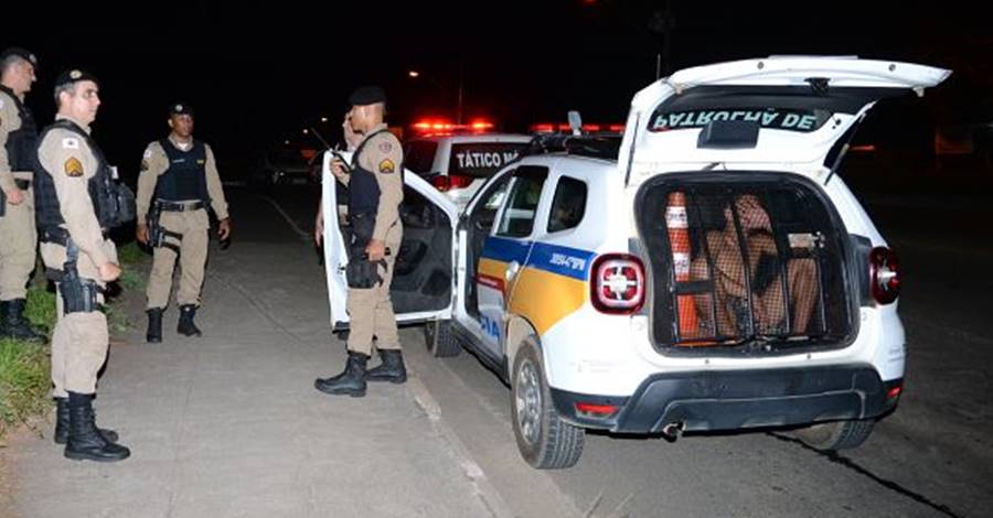 Dupla é presa pela PM de Muriaé após três assaltos em poucos minutos