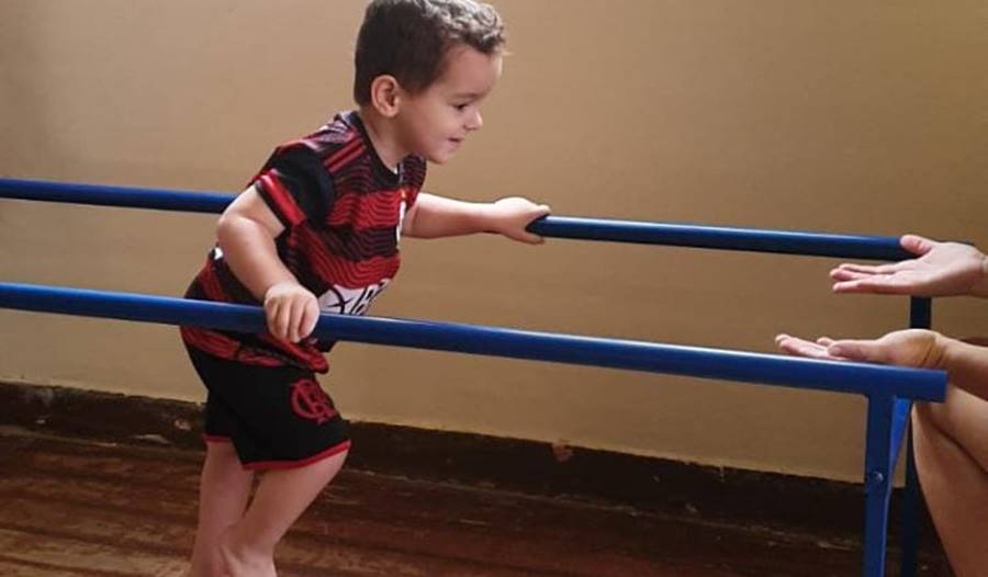 Família de Argirita faz campanha para tratamento de saúde do filho de 3 anos