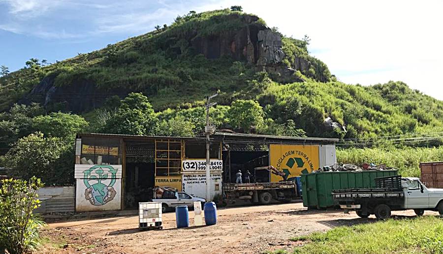 Reciclagem Terra Limpa cria dois pontos para entrega voluntária de garrafas de vidro em Leopoldina