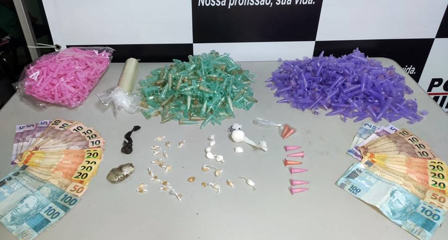 PM prende 3 homens em Cataguases por envolvimento com drogas ilícitas