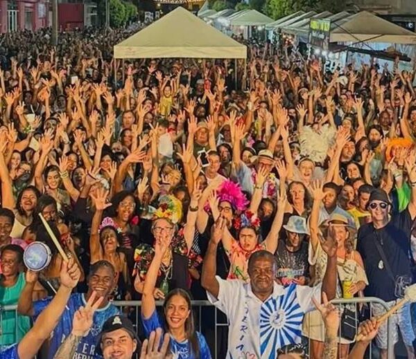 Carnaval de Rua em Leopoldina é sucesso de público e organização