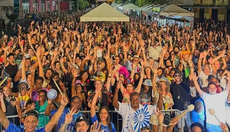 Carnaval de Rua em Leopoldina é sucesso de público e organização