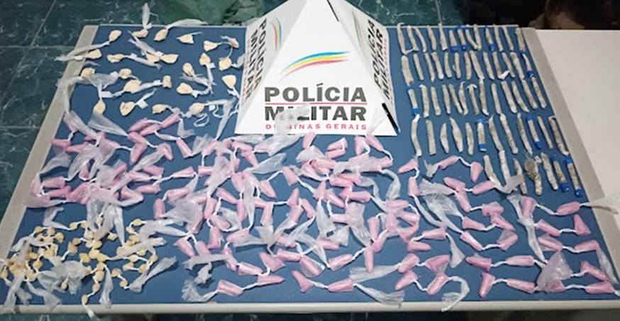 PM apreende drogas após denúncia de tráfico em avenida de Além Paraíba