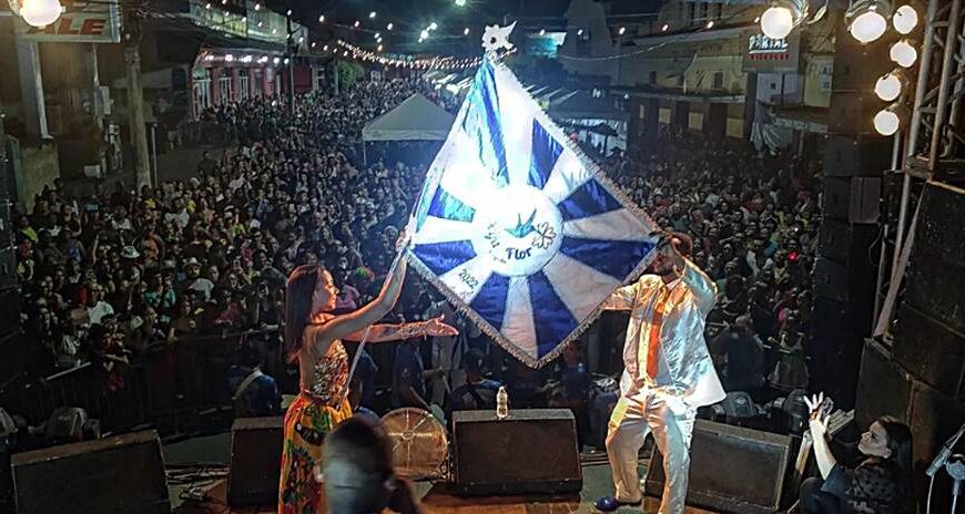 Primeira noite do ‘Lelê Folia’ reúne milhares de pessoas na Avenida Getúlio Vargas em Leopoldina