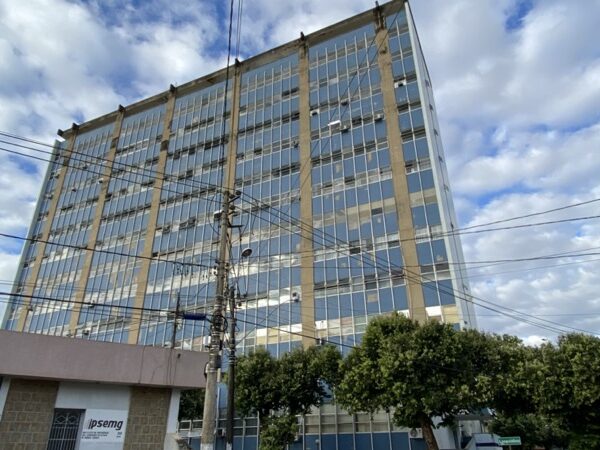 Mulher suspeita de envenenar companheiro e enteado de 6 anos morre em Cataguases