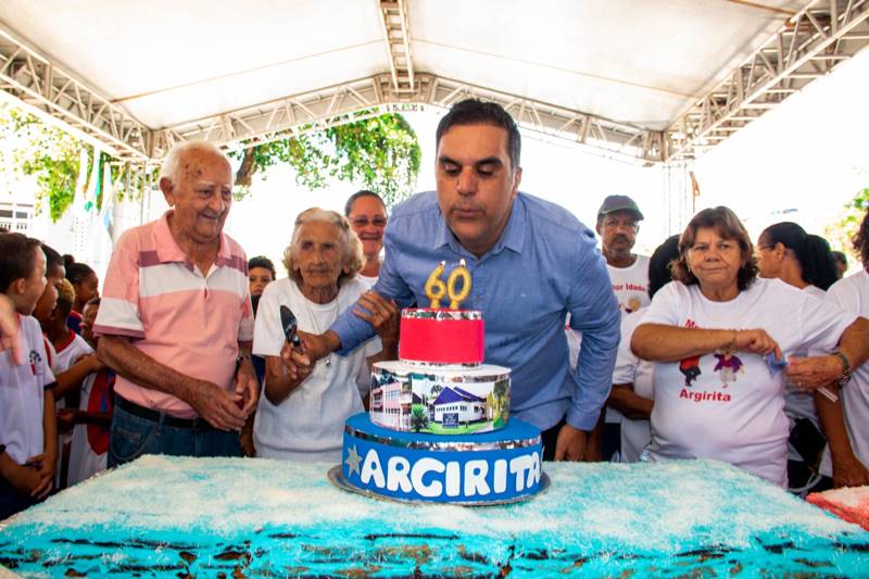 Alvorada, solenidade, apresentações culturais e bolo gigante celebram 60 anos de emancipação política de Argirita