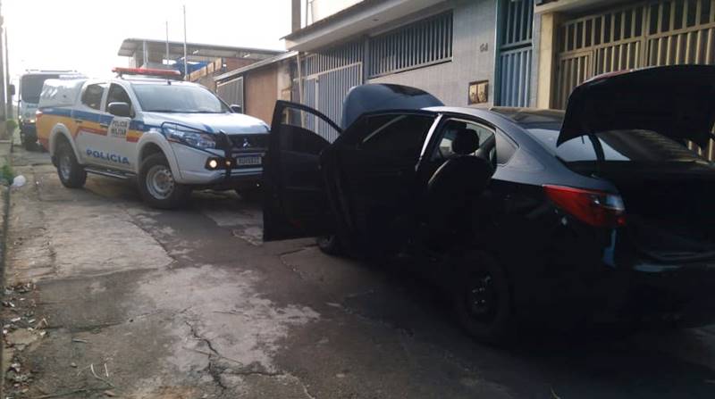 PM prende jovem e apreende arma após disparos em bairro de Cataguases