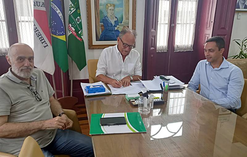 Prefeitura envia para Câmara Projeto de Lei que viabiliza instalação de confecção em Leopoldina