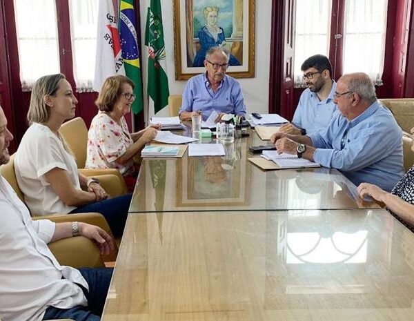 Prefeitura assina convênio para implantação do serviço de cirurgias vasculares na Casa de Caridade Leopoldinense