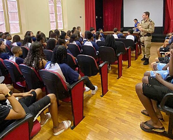 PM e Escola Ribeiro Junqueira em Leopoldina promovem Projeto ‘Liderança na Escola para a Vida’