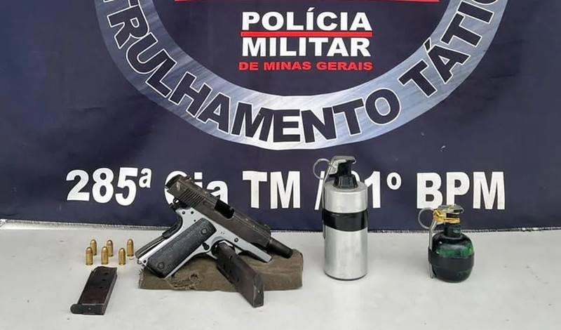 Duas granadas, pistola e munições são apreendidas em Ubá