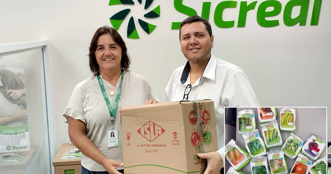 Sicredi em Argirita doa sementes de hortaliças para agricultura familiar no município