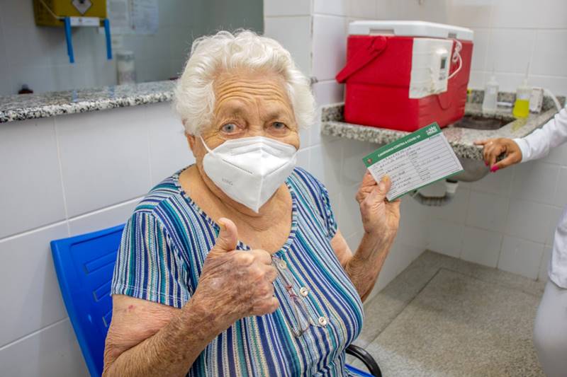 Covid-19: Vacinação bivalente de idosos com 80 anos ou mais começa nesta quinta em Leopoldina