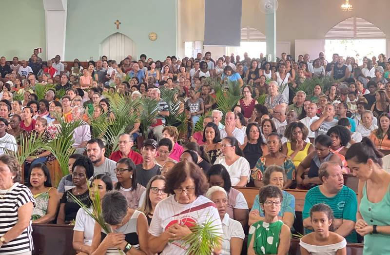 Procissão e missa do Domingo de Ramos marcam início da Semana Santa em Leopoldina