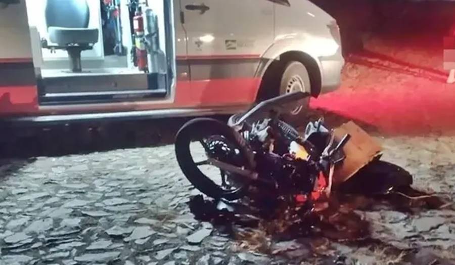 Motociclista morre em acidente com carro na BR-267 em Bicas