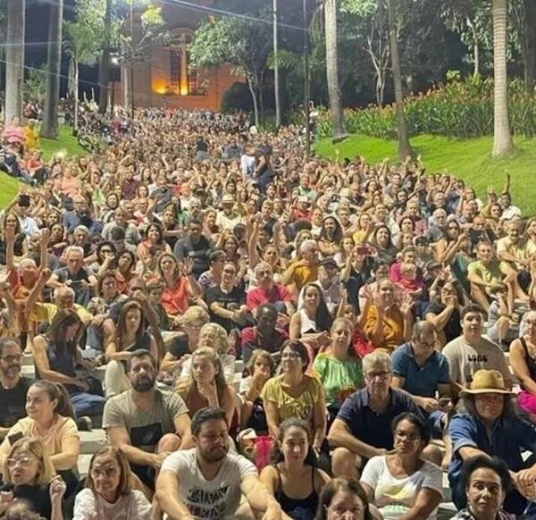 Grande público prestigia apresentação da Orquestra Paulistana de Viola Caipira em Leopoldina