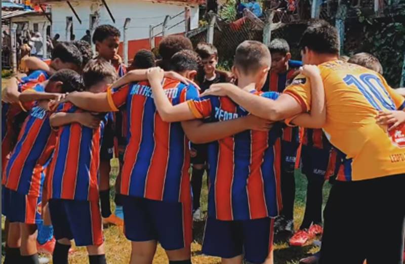 Equipes Sub-11 e Sub-13 da Escolinha La Masia jogam neste sábado em Além Paraíba e domingo em Cataguases