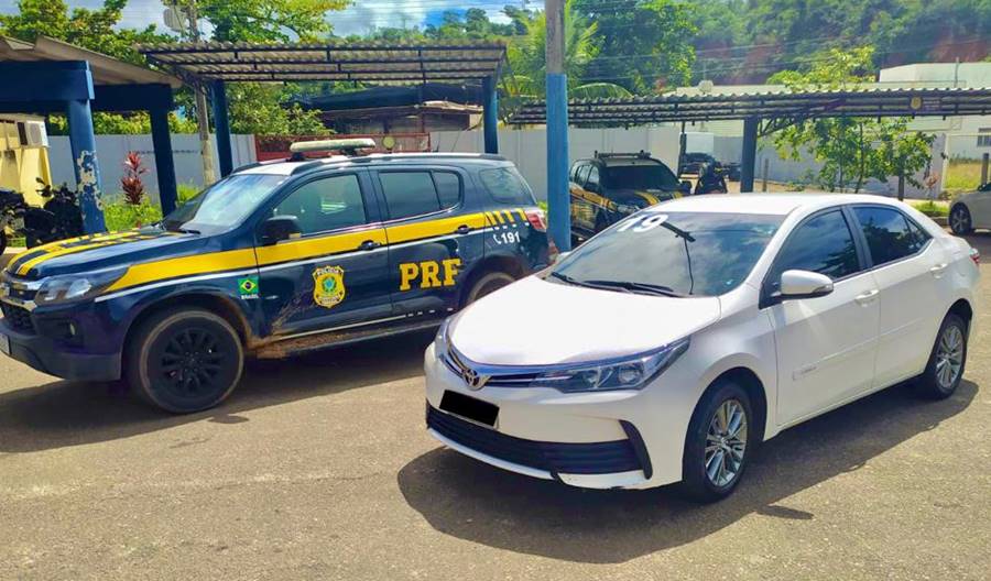 Carro roubado em Magé é recuperado durante fiscalização da PRF em Muriaé