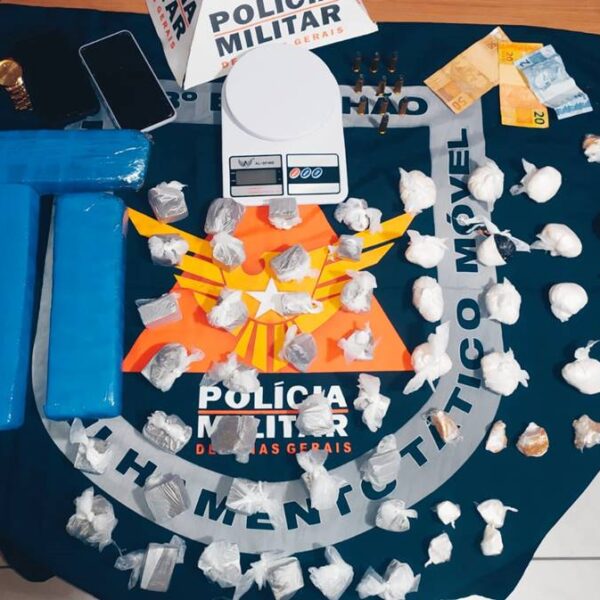 Homem é preso pela PM com barras de maconha, cocaína, crack e munições em Recreio