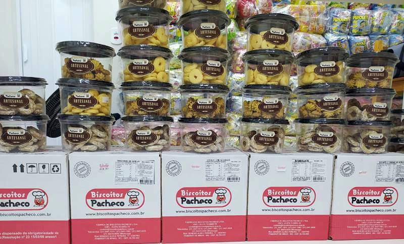Inaugurada em Leopoldina a Biscoiteria Pacheco, no calçadão do Bela Vista