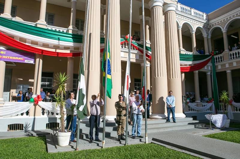 Evento Cívico marca abertura da IV Festa do Imigrante Italiano em Leopoldina