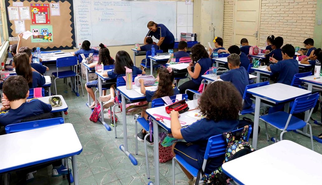 Concurso público abre mais de 19 mil vagas para rede estadual de ensino de Minas Gerais