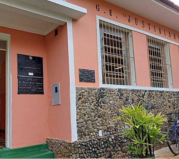 Escola Estadual Justiniano Fonseca em Tebas recebe prêmio Escola Transformação pela segunda vez