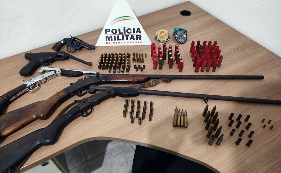 Homem é preso com armas e munições em Mar de Espanha