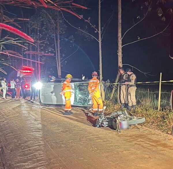 Grave acidente deixa dois adolescentes mortos em Santo Antônio do Aventureiro