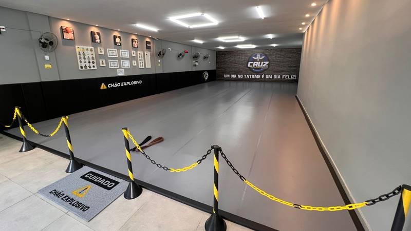 Chão Explosivo – Escola de Jiu-Jítsu CRUZ BJJ em Leopoldina é reinaugurada com nova tecnologia em tatame