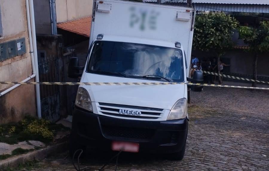 Criança de 7 anos morre atropelada por caminhão em Além Paraíba