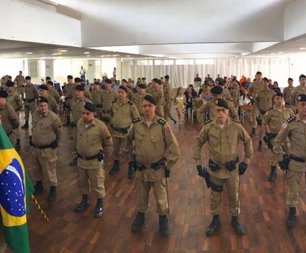 68º Batalhão da PM promove solenidade e concede homenagens a civis e militares em Leopoldina
