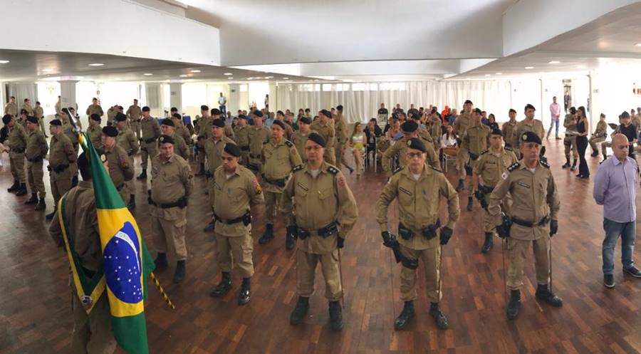 68º Batalhão da PM promove solenidade e concede homenagens a civis e militares em Leopoldina