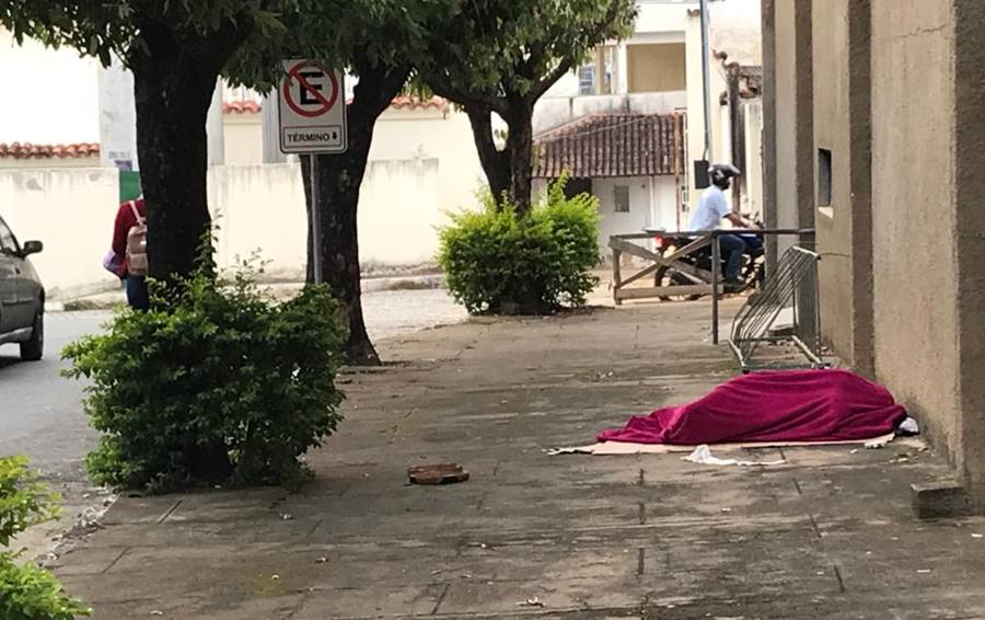 Chegada do inverno e baixas temperaturas reforçam necessidade de cuidados com pessoas em situação de rua em Leopoldina