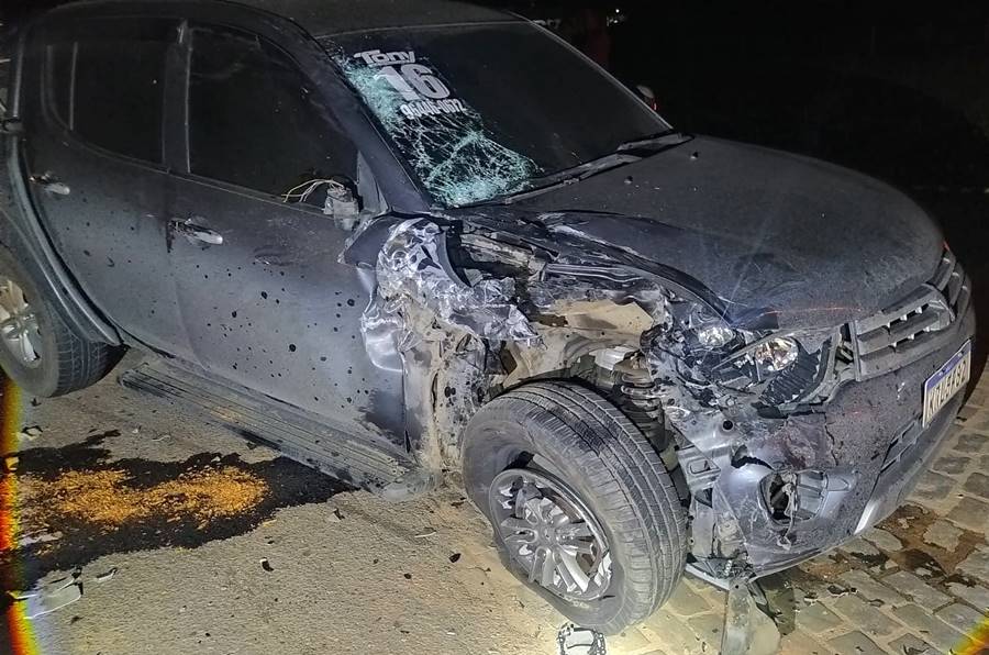 Colisão entre caminhonete e moto deixa dois mortos em Muriaé