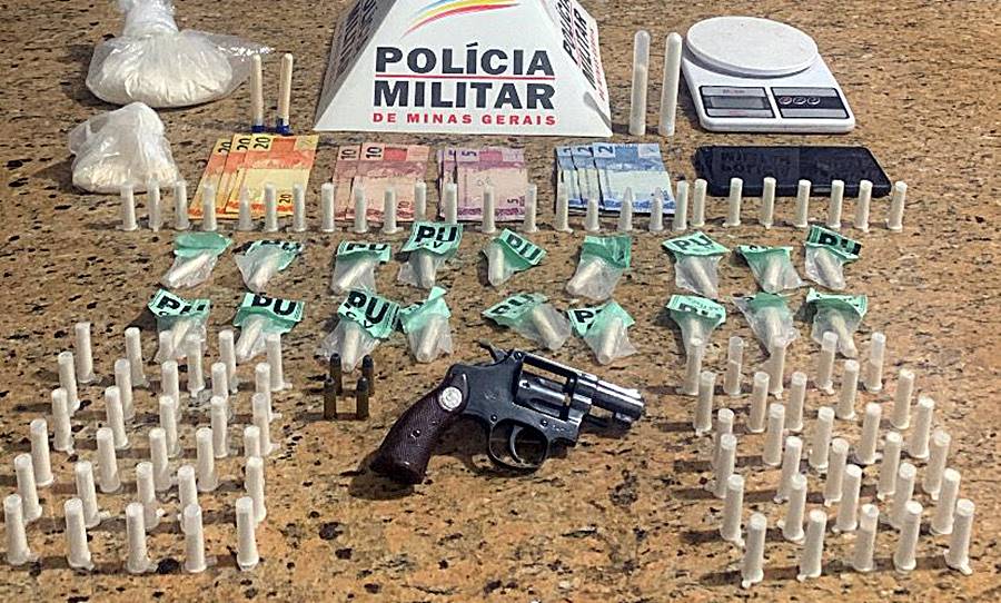 Homem é preso com drogas e arma durante operação no Solar em Leopoldina