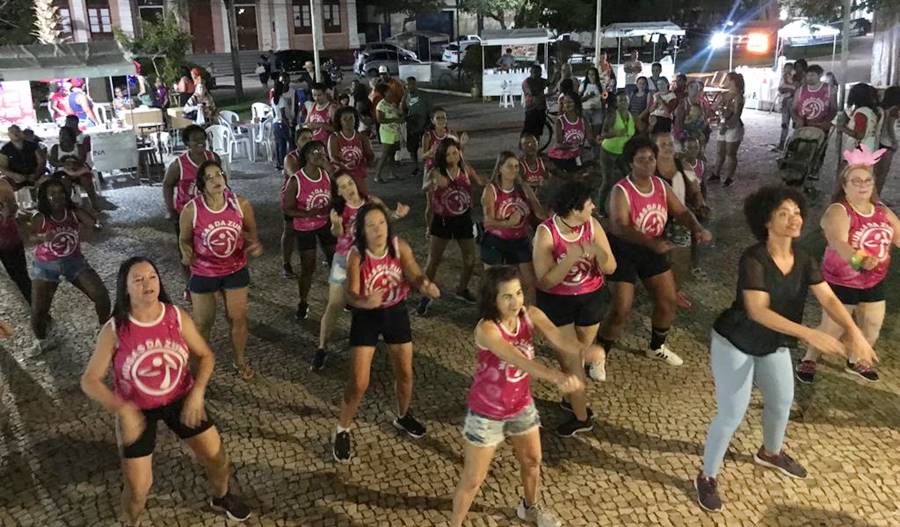 Carnazumba 2024 reúne grande público na Praça Félix Martins em Leopoldina