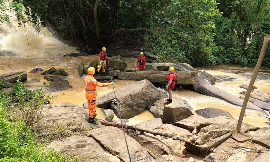 Corpo de idosa é encontrado em cachoeira de Além Paraíba