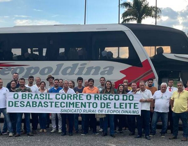 Produtores rurais de Leopoldina participam do movimento ‘Minas grita pelo leite’ em BH