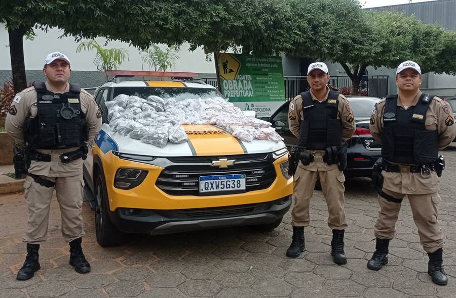 Polícia Militar Rodoviária apreende grande quantidade de drogas durante fiscalização em Além Paraíba