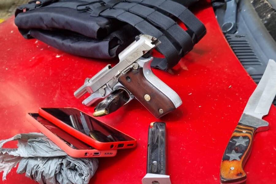 Três são presos com droga e arma após tentarem fugir da polícia no Centro de Cataguases